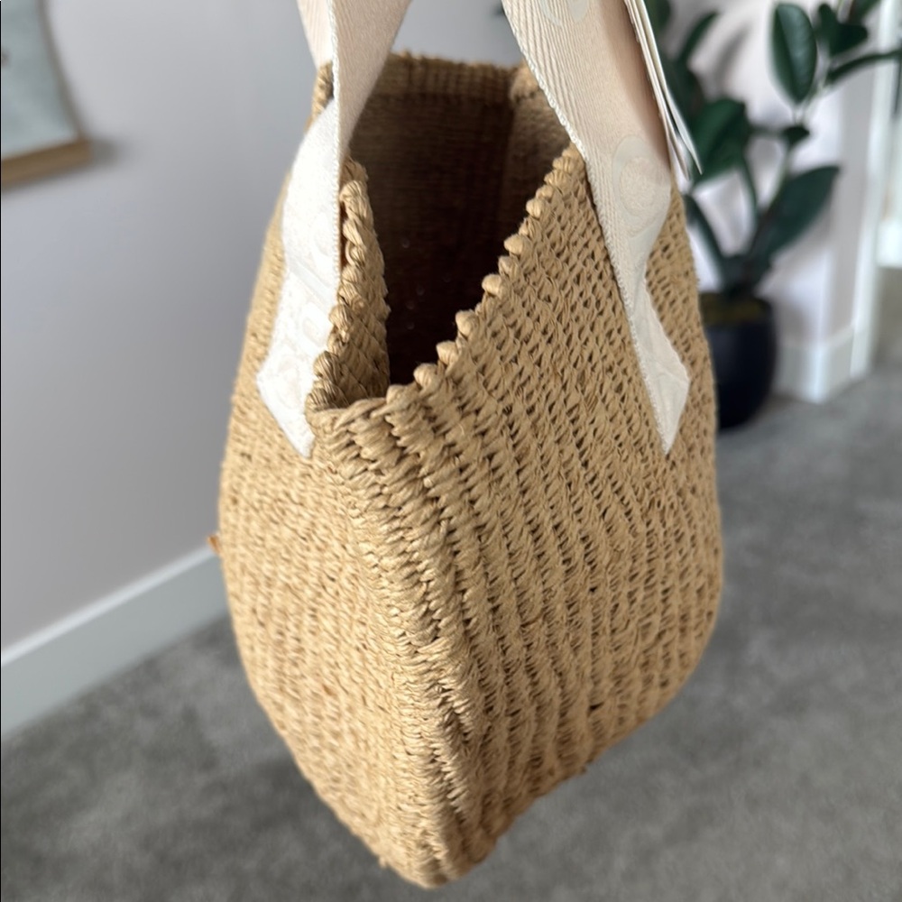 Chloé Natural Straw Tote with Cream Handles - Picture 10 of 11